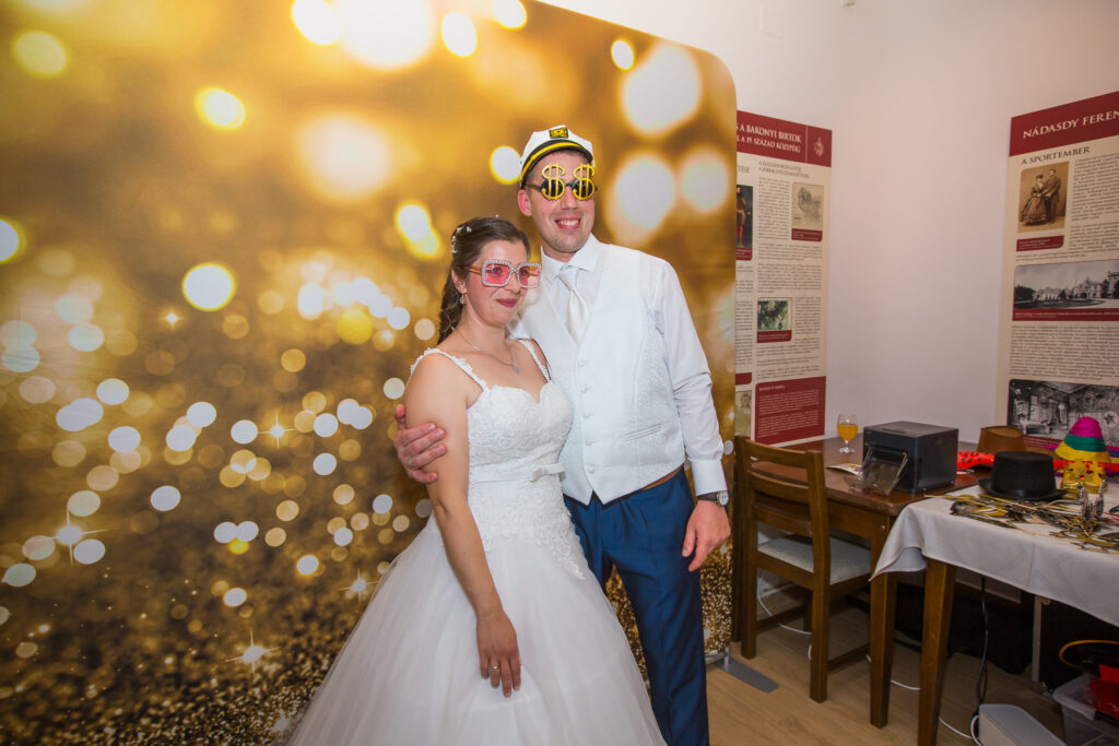 Szelfigép bérlés Vordenphoto - kellékek